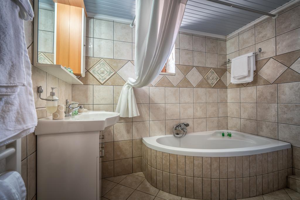 Villa Tramonto With Private Heated Pool, By Zantewize Volímai 外观 照片